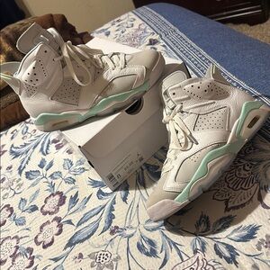 Air Jordan 6 Retro White Pure Platinum Mint Foam Sneakers